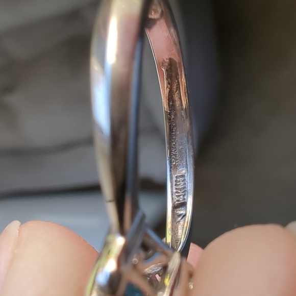 White Gold Peridot and Blue Topaz Ring size 7 - Picture 4 of 4